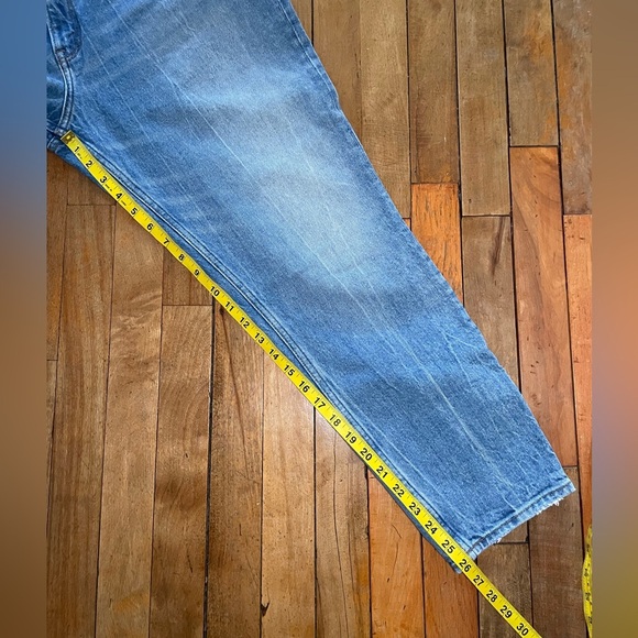 Abercrombie High Rise Mom Jean - Picture 10 of 15